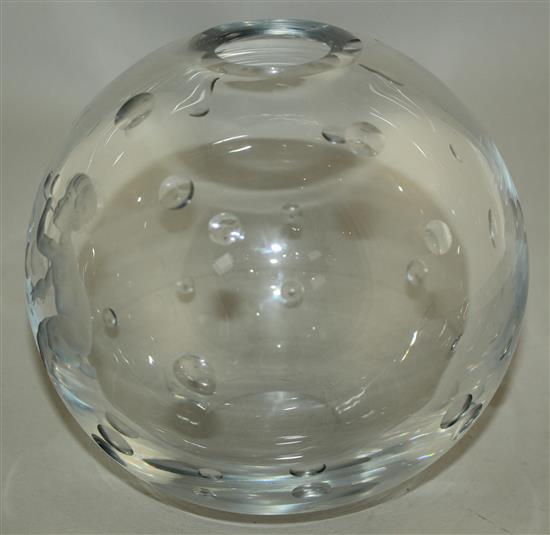 Vicke Lindstrand for Orrefors. A globular glass vase, c.1939, 17.5cm
